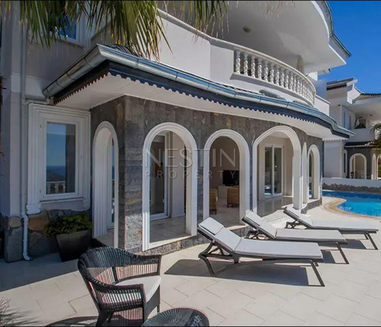 Вилла 4+1 в городе Аланья района Тепе с красивым видом на море и крепость фото 4