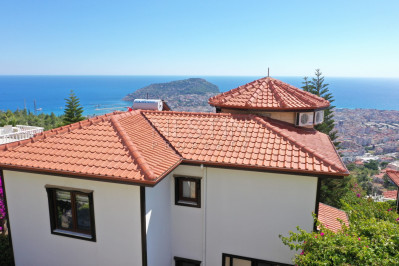 Вилла 3+2 в районе Бекташ с шикарным видом на море и город Аланья фото 1