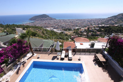 Вилла 3+2 в районе Бекташ с шикарным видом на море и город Аланья фото 6