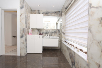 Вилла 3+2 в районе Бекташ с шикарным видом на море и город Аланья фото 28